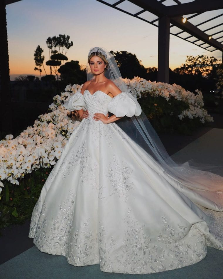 Vestido de Noiva Casamento Estilo Princesa Super Luxo com Cauda