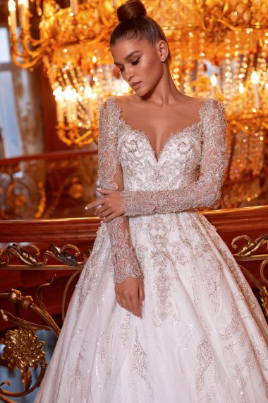 Os detalhes do vestido de noiva luxuoso da princesa da Jordânia; veja fotos  do casamento