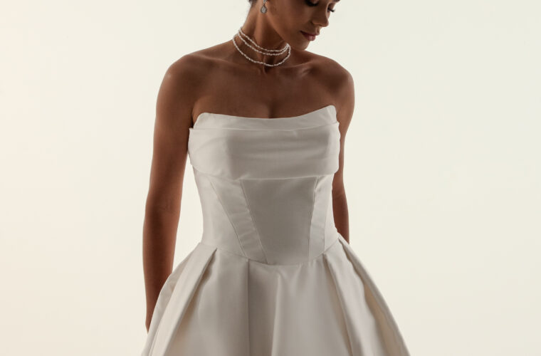 Vestido de noiva minimalista em cetim mikado - Atelier White Dress