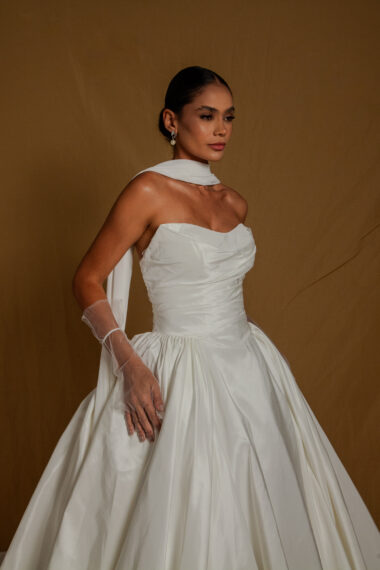 vestido de noiva minimalista estruturado em tafetá - atelier white dress