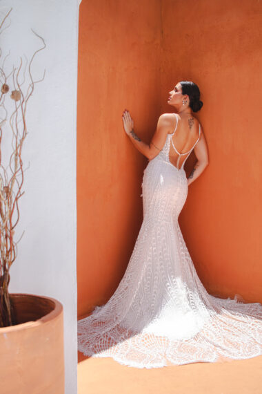 Vestido de noiva com costas nuas e modelagem semi sereia - Atelier White Dress 