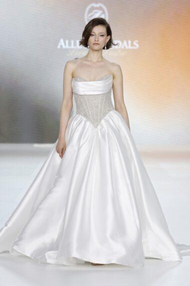 Vestido de noiva princesa durante a Barcelona Bridal Fashion Week 2026.